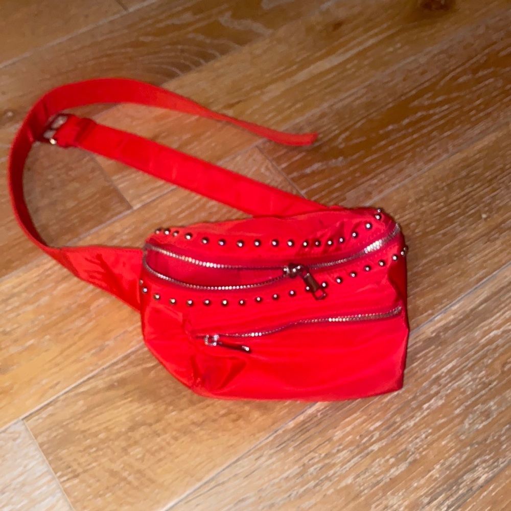 Red fannypack